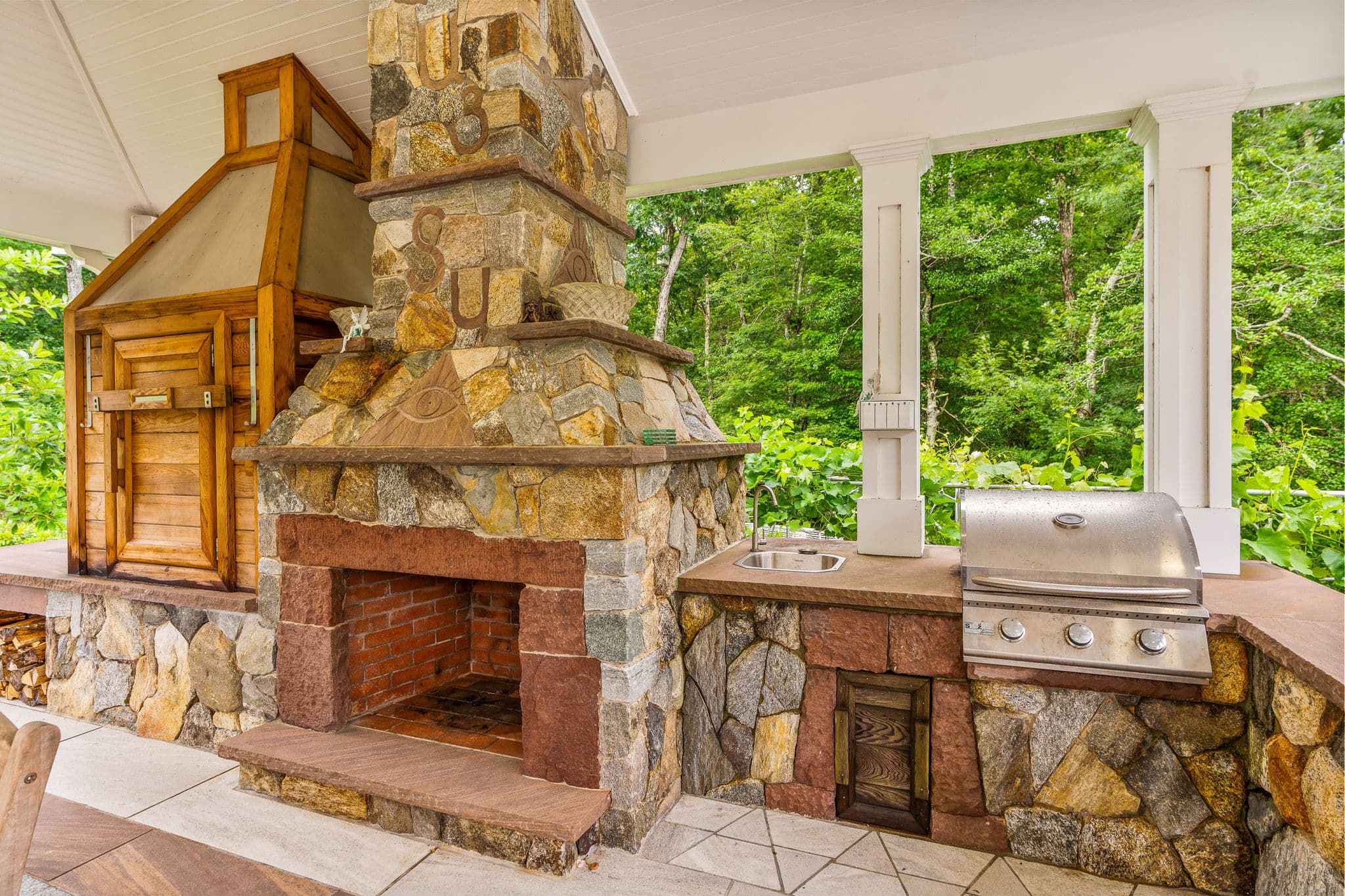 The Stone Manor estate — photo 8