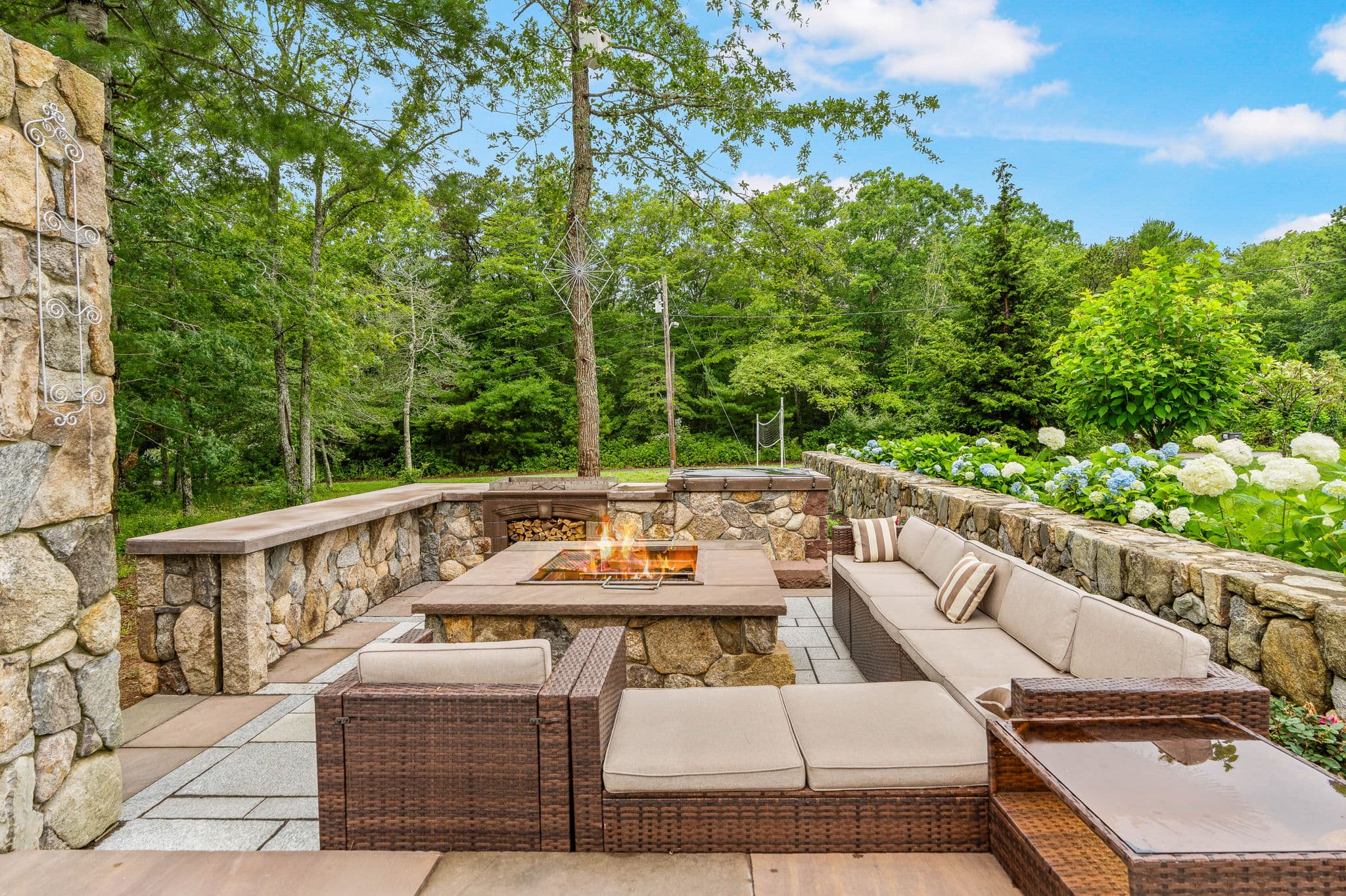 The Stone Manor estate — photo 20