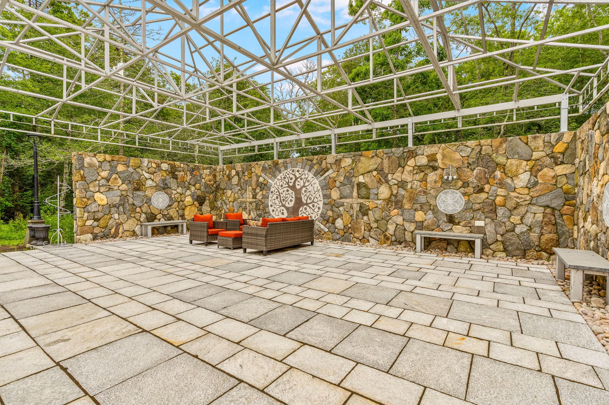 The Stone Manor estate — photo 24