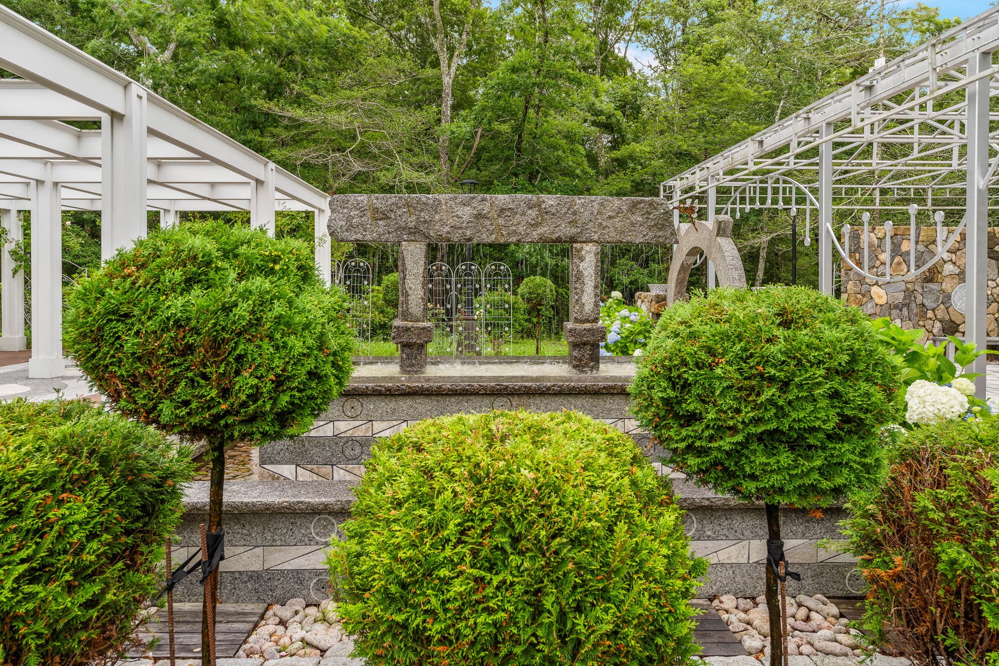 The Stone Manor estate — photo 27
