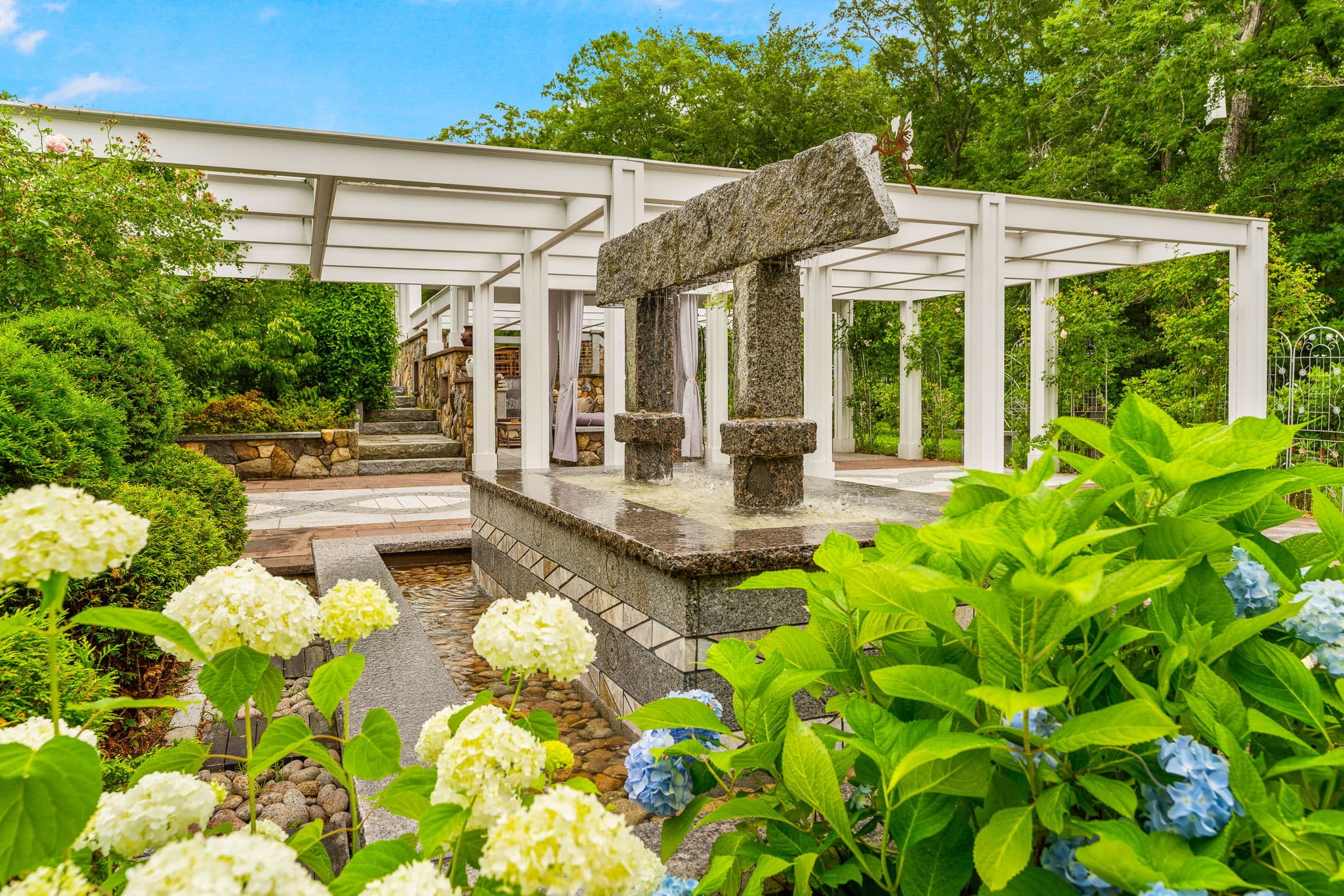 The Stone Manor estate — photo 31
