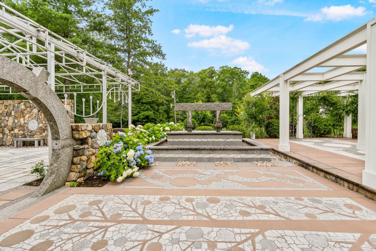 The Stone Manor estate — photo 40