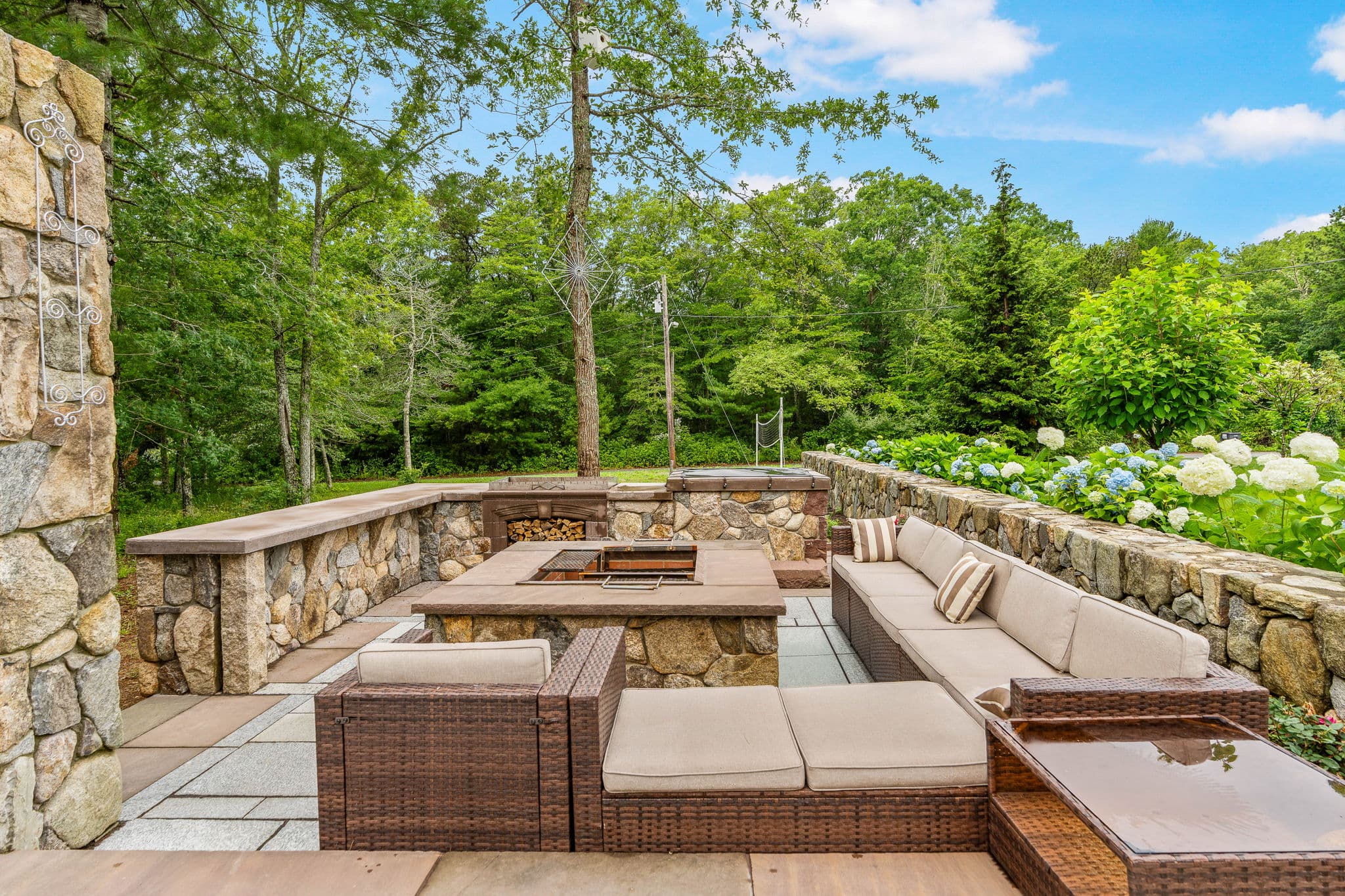 The Stone Manor estate — photo 43