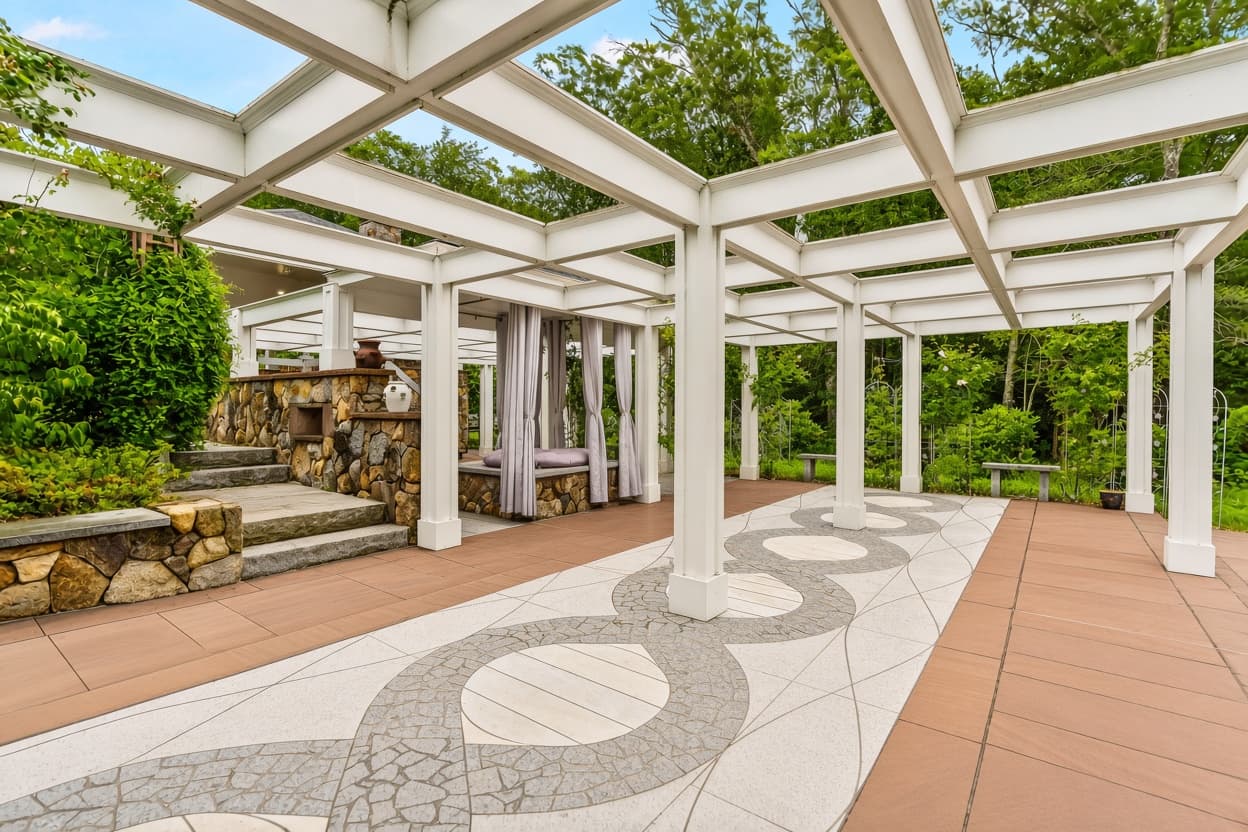 The Stone Manor estate — photo 45